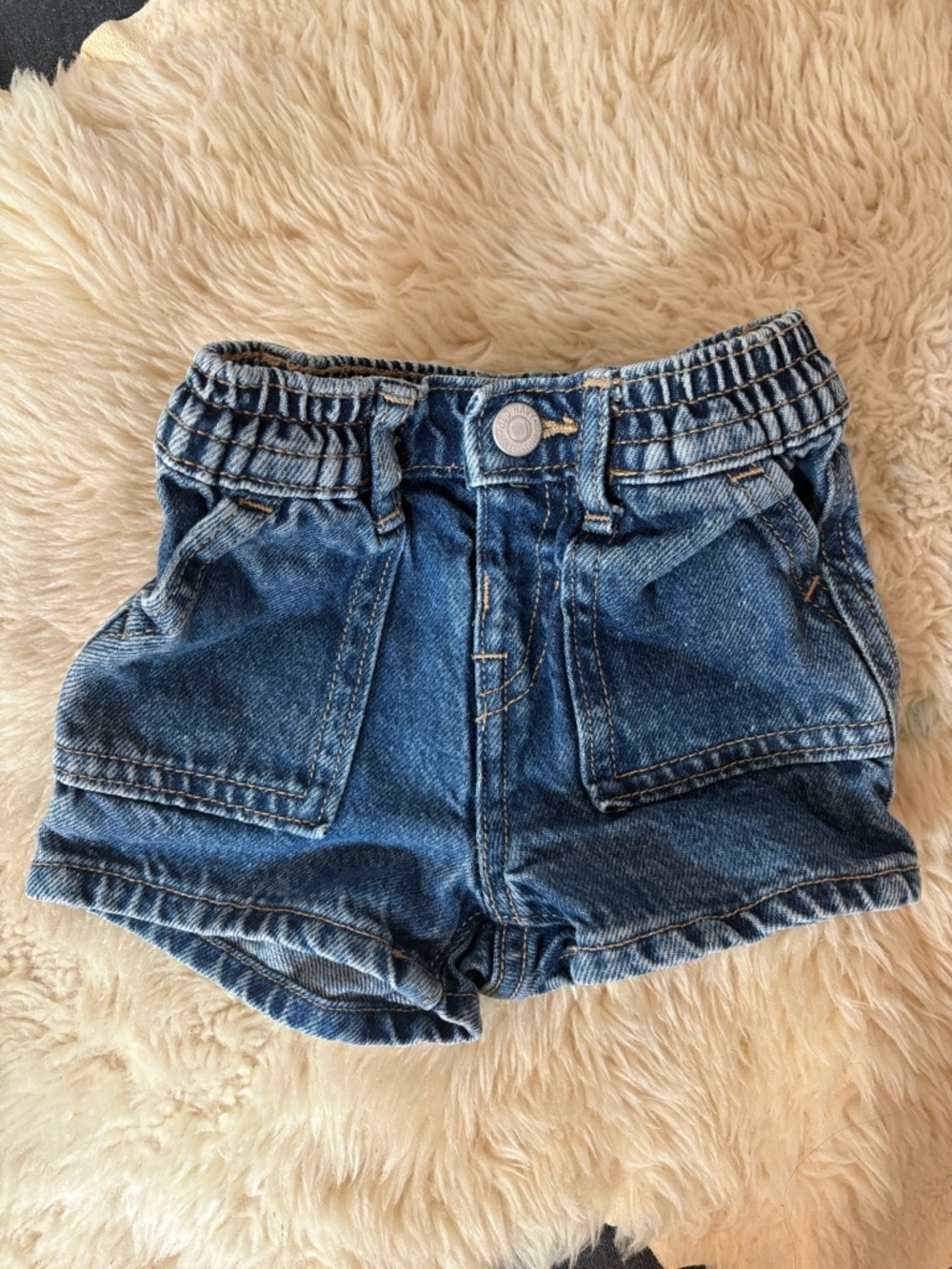 Old Navy - Girls Jean shorts 12-18m